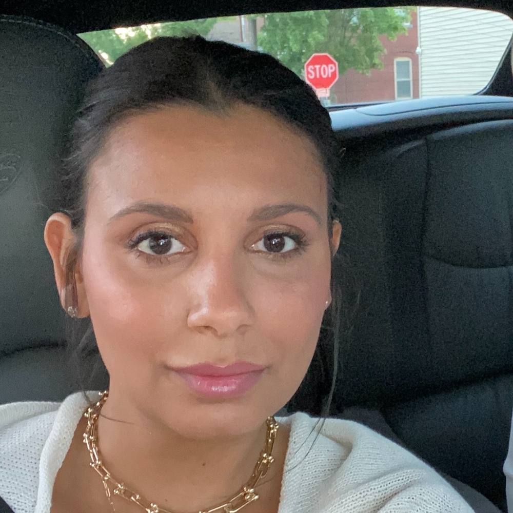 Meet your Posher, Danielle